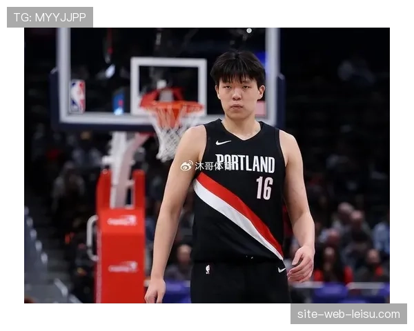 开拓者亨德森28分创新高,杨瀚森回归贡献5分1篮板